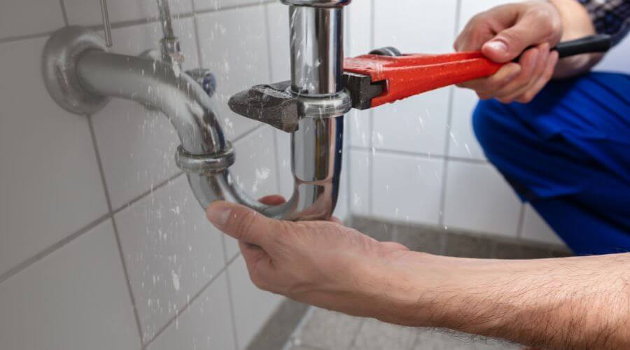 Expert burst pipe repair services in Cheneyville, LA